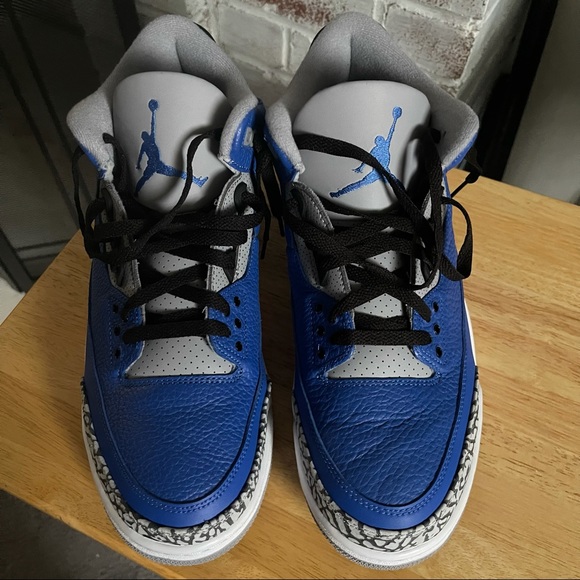 Jordan 3 Retro Varsity Royals - Picture 3 of 7